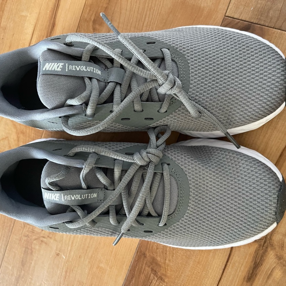 Nike Gray Athletic Sneakers - Picture 3 of 5